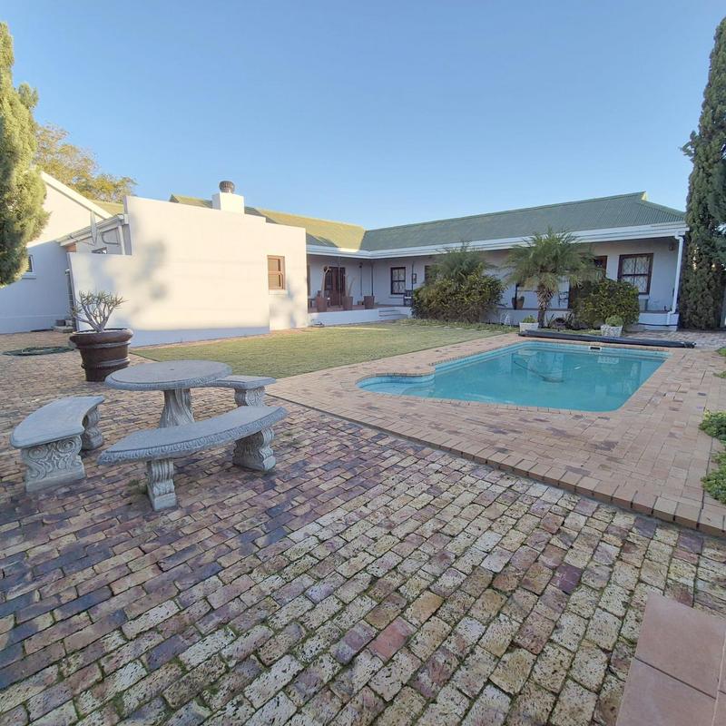 4 Bedroom Property for Sale in Vredendal Western Cape